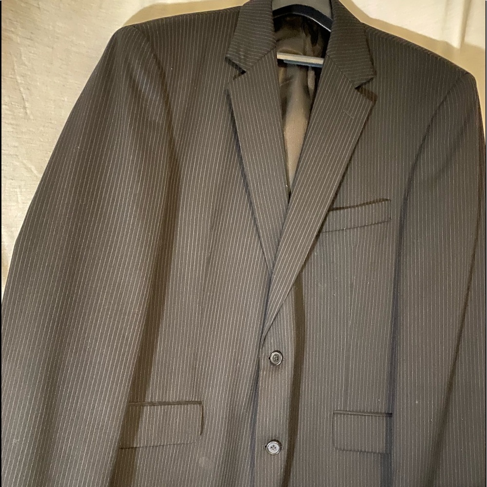 Men’s 2pc Suit Black Gray Pinstripes Size 44L